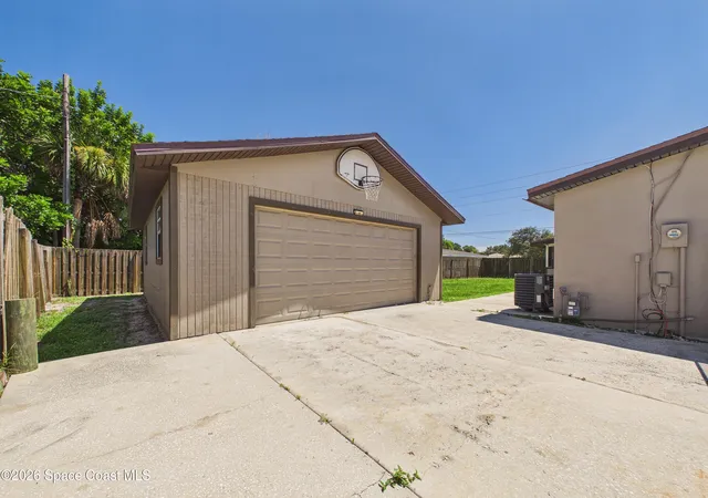 Photo 3 of Single family home for sale at 4035 Banberry Ln, Melbourne, FL 32935 | MLS# 1087712 | Listing updated on 2026-10-07