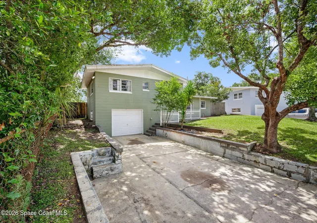 Photo 2 of Single family home for sale at 1425 Crest Dr, Titusville, FL 32780 | MLS# 1087718 | Listing updated on 2026-09-28