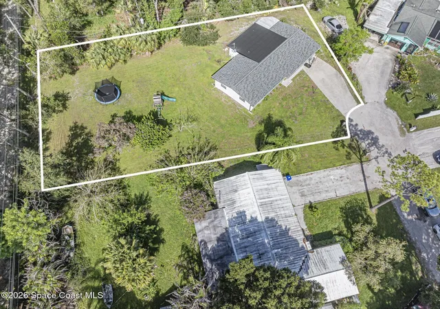 Photo 1 of Single family home for sale at 2755 6th Place, Vero Beach, FL 32968 | MLS# 1087773 | Listing updated on 2026-09-17