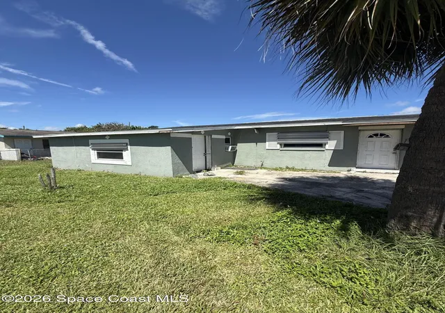 Photo 1 of Single family home for sale at 904 Poplar Ln, Melbourne, FL 32901 | MLS# 1088046 | Listing updated on 2026-09-22