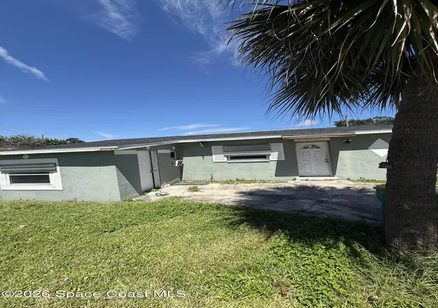 Photo 2 of Single family home for sale at 904 Poplar Ln, Melbourne, FL 32901 | MLS# 1088046 | Listing updated on 2026-09-22