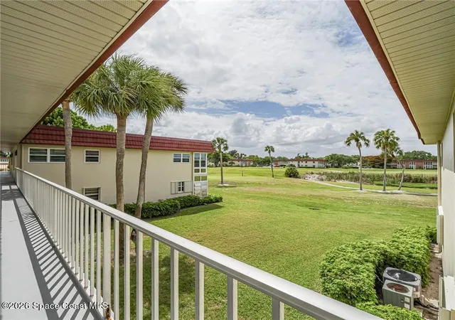 Photo 3 of Sale Pending at 27 Pine Arbor Ln #205, Vero Beach, FL 32962 | MLS# 1088072 | Listing updated on 2026-10-01