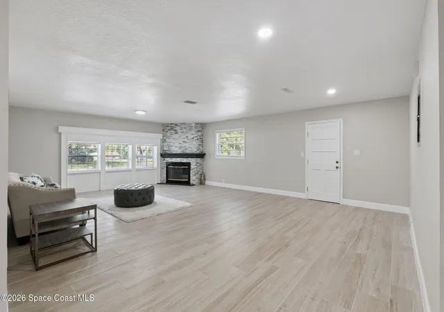 Photo 3 of Single family home for sale at 1033 Crystal Bowl Cir, Casselberry, FL 32707 | MLS# 1088200 | Listing updated on 2026-09-22