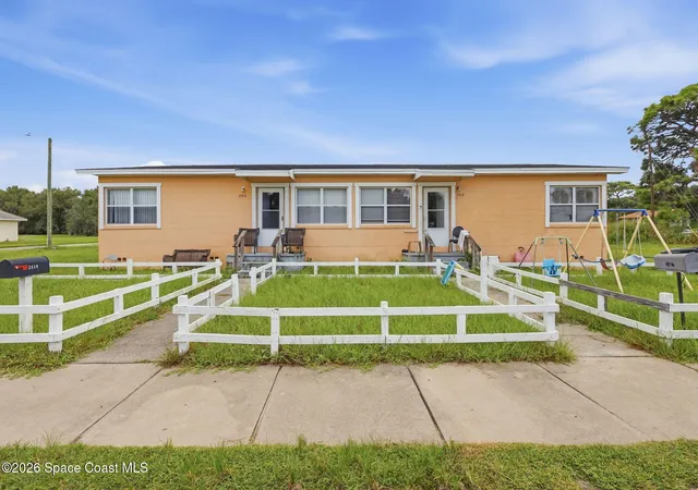 Photo 4 of House for sale at 2410 Myrtle Ave, Mims, FL 32754 | MLS# 1088248 | Listing updated on 2026-09-23
