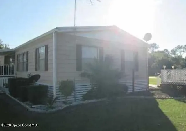 Photo 3 of Manufactured home for sale at 9928 Ne 29th Terrace, Anthony, FL 32617 | MLS# 1088268 | Listing updated on 2026-09-23