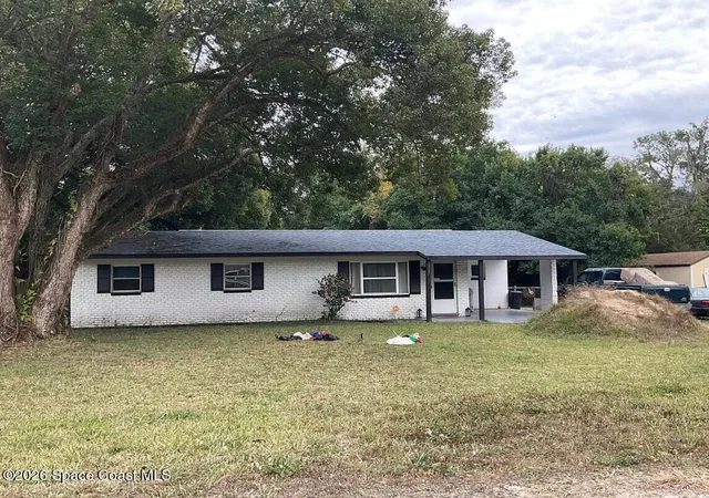 Single family home for sale at 3317 NE 15th Avenue, Ocala, FL 34479 | MLS# 1088344