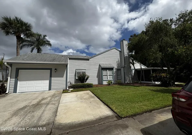 Listing Photo 4 - Condo for sale in building located at 270 Lake In The Woods Dr, Melbourne, FL 32901 - Unit #2-111