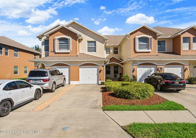 Listing Photo 5 - Condo for sale in building located at 1020 Venetian Dr, West Melbourne, FL 32904 - Unit #101