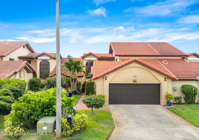 Townhouse for sale at 602 Manatee Dr, Satellite Beach, FL 32937 | MLS# 1089823