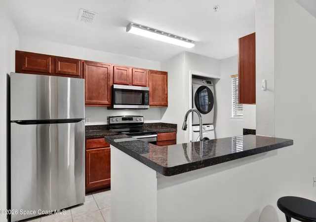 Listing Photo 4 - Condo for sale in building located at 3532 D'avinci Wy, Melbourne, FL 32901 - Unit #1055