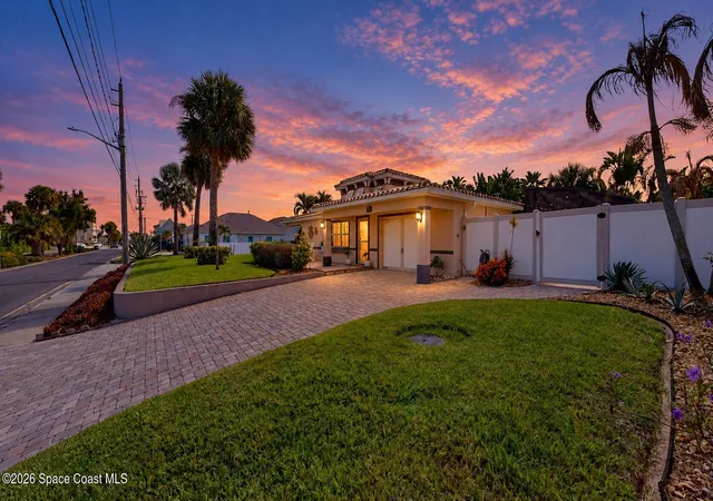 Photo 1 of Single family home for sale at 121 Desoto Pkwy, Satellite Beach, FL 32937 | MLS# 1090232 | Listing updated on 2026-10-24