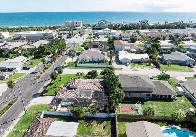 Photo 4 of Single family home for sale at 121 Desoto Pkwy, Satellite Beach, FL 32937 | MLS# 1090232 | Listing updated on 2026-10-24