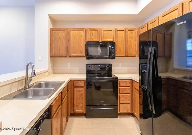 Listing Photo 5 - Condo for sale in building located at 3975 Almeida Ct, Melbourne, FL 32901 - Unit #101