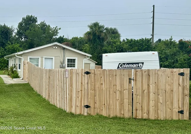 Photo 3 of Single family home for sale at 4424 Coquina Ridge Dr, Melbourne, FL 32935 | MLS# 1090293 | Listing updated on 2026-10-24
