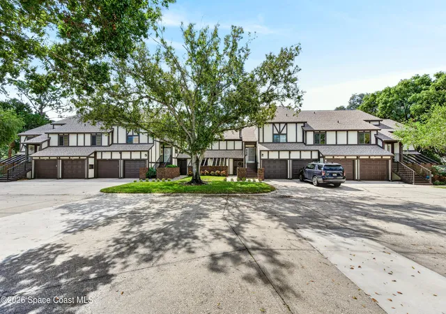 Listing Photo 1 - Condo for sale in building located at 877 Greenwood Manor Cir, Melbourne, FL 32904 - Unit #3-d