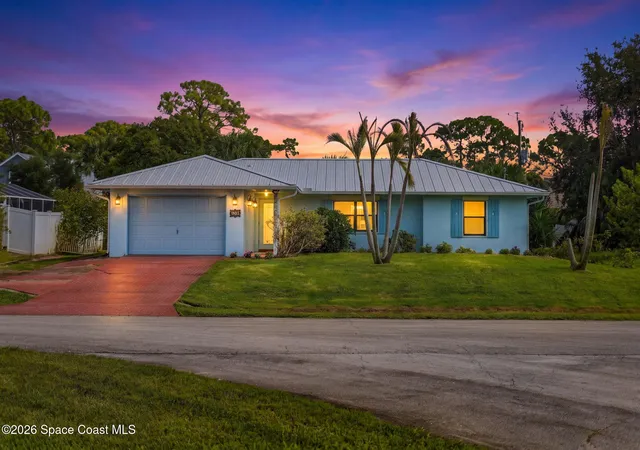 Single family home for sale at 160 Nebraska Cir, Sebastian, FL 32958 | MLS# 1090793