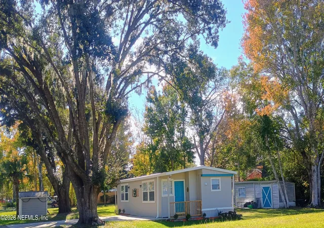 Photo 1 of Manufactured home for sale at 215 Pine Tree Trl, Crescent City, FL 32112 | MLS# 2123589 | Listing updated on 2026-09-18