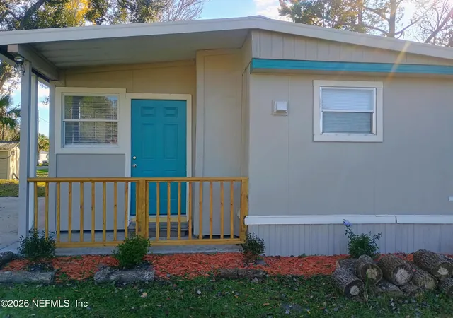 Photo 2 of Manufactured home for sale at 215 Pine Tree Trl, Crescent City, FL 32112 | MLS# 2123589 | Listing updated on 2026-09-18