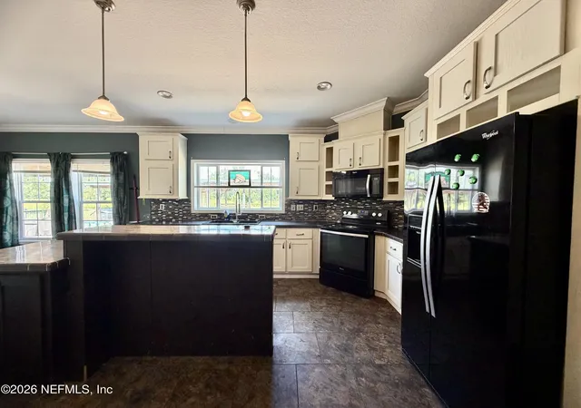 Photo 2 of Manufactured home for sale at 237 Sw Baron Glen, Fort White, FL 32038 | MLS# 2131556 | Listing updated on 2026-09-23
