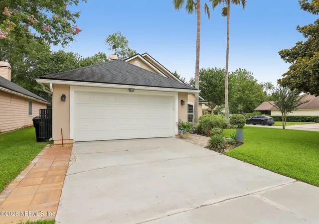 Photo 3 of Single family home for sale at 1876 Lake Forest Ln, Fleming Island, FL 32003 | MLS# 2163738 | Listing updated on 2026-09-16