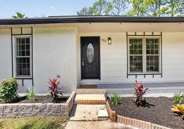 Photo 3 of Single family home for sale at 962 Grv Park Dr E, Orange Park, FL 32073 | MLS# 2151426 | Listing updated on 2026-09-15