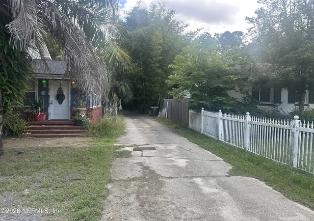Photo 1 of Single family home for sale at 1381 Hamilton St, Jacksonville, FL 32205 | MLS# 2158667 | Listing updated on 2026-09-21