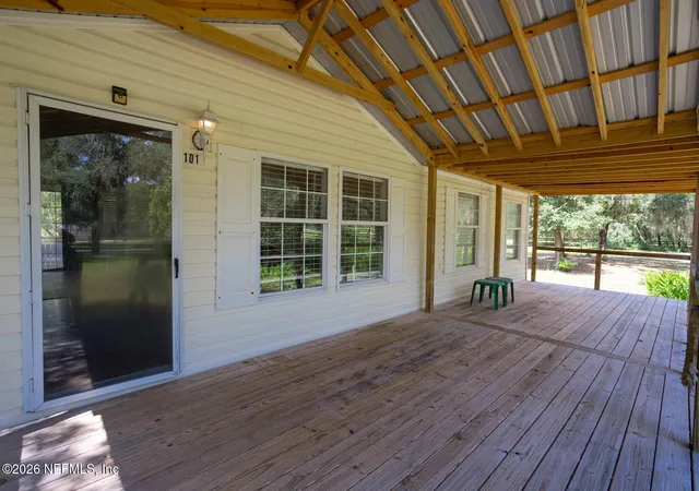 Photo 3 of Manufactured home for sale at 101 W Strickland Rd, Interlachen, FL 32148 | MLS# 2160240 | Listing updated on 2026-10-09