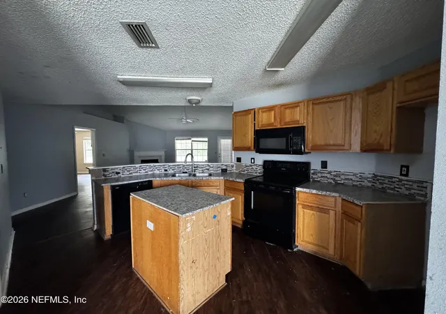 Photo 3 of Single family home for sale at 1288 W Summit Oaks Dr, Jacksonville, FL 32221 | MLS# 2164328 | Listing updated on 2026-09-10