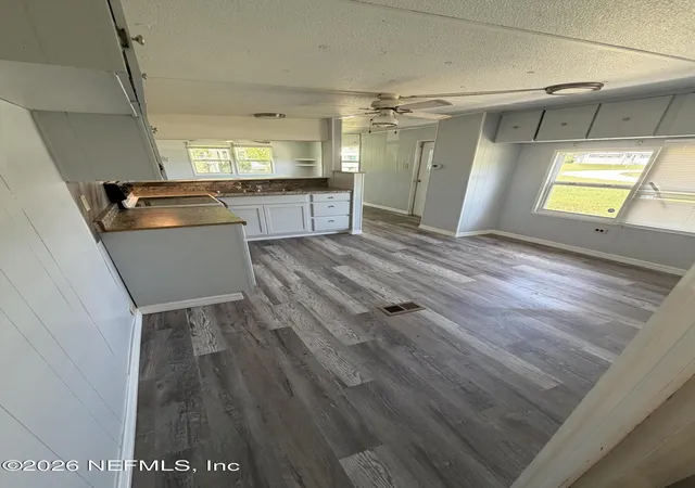 Photo 3 of Sale Pending at 110 Peninsular Dr, Crescent City, FL 32112 | MLS# 2165679 | Listing updated on 2026-10-03