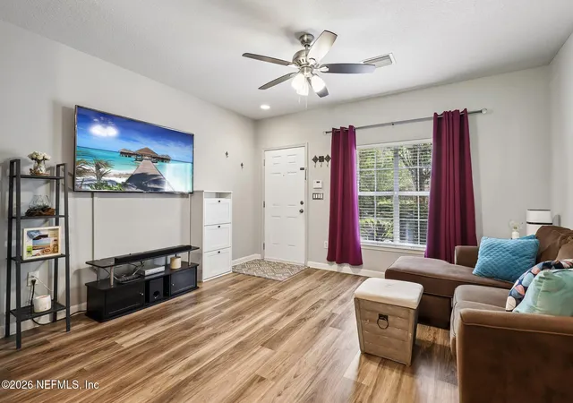 Photo 4 of Sale Pending at 8109 Summer Palm Ct, Jacksonville, FL 32256 | MLS# 2163101 | Listing updated on 2026-09-21