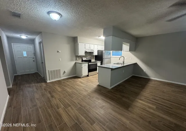 Photo 3 of Single family home for sale at 3082 Parental Home Rd, Jacksonville, FL 32216 | MLS# 2160808 | Listing updated on 2026-09-23