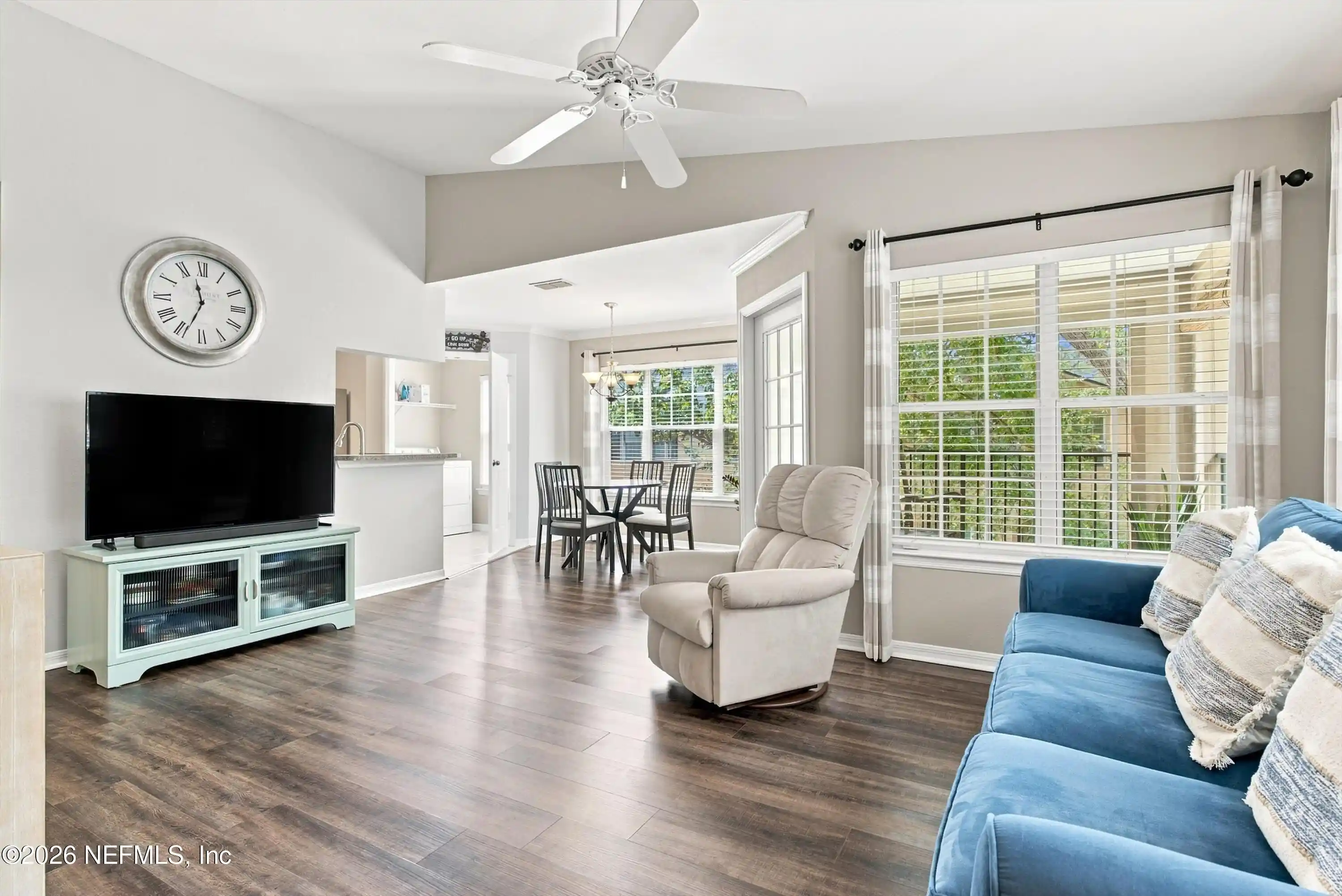 Listing Photo 2 - Condo for sale in 7800 Pt Mdws Dr located at 7800 Pt Mdws Dr, Jacksonville, FL 32256 - Unit #332