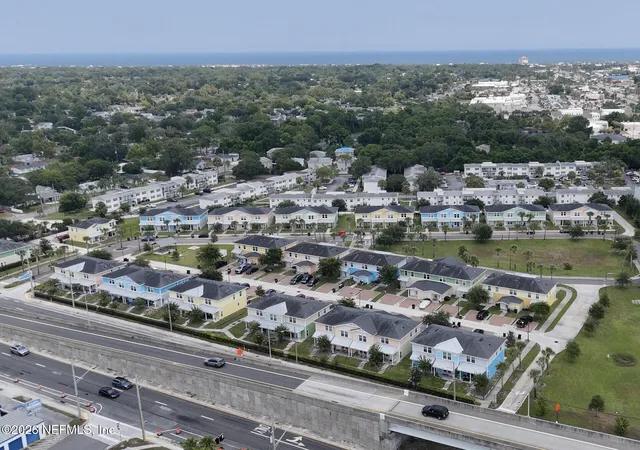 Photo 3 of Townhouse for sale at 193 Oceangate Dr, Atlantic Beach, FL 32233 | MLS# 2162879 | Listing updated on 2026-09-21