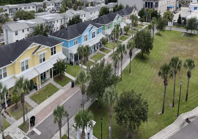 Photo 4 of Townhouse for sale at 193 Oceangate Dr, Atlantic Beach, FL 32233 | MLS# 2162879 | Listing updated on 2026-09-21
