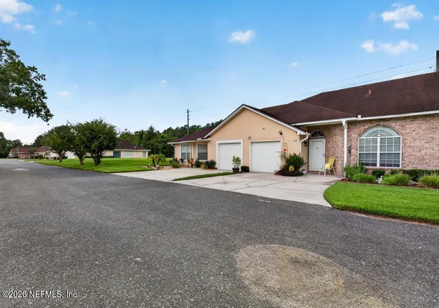Photo 2 of Townhouse for sale at 11 Northside Dr S #402, Jacksonville, FL 32218 | MLS# 2163298 | Listing updated on 2026-09-16
