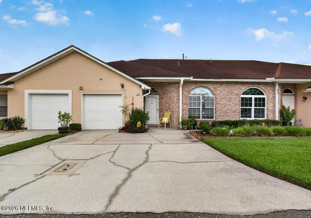 Photo 3 of Townhouse for sale at 11 Northside Dr S #402, Jacksonville, FL 32218 | MLS# 2163298 | Listing updated on 2026-09-16