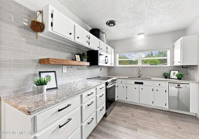 Photo 3 of Single family home for sale at 1049 Nightingale Rd, Jacksonville, FL 32216 | MLS# 2163305 | Listing updated on 2026-09-28