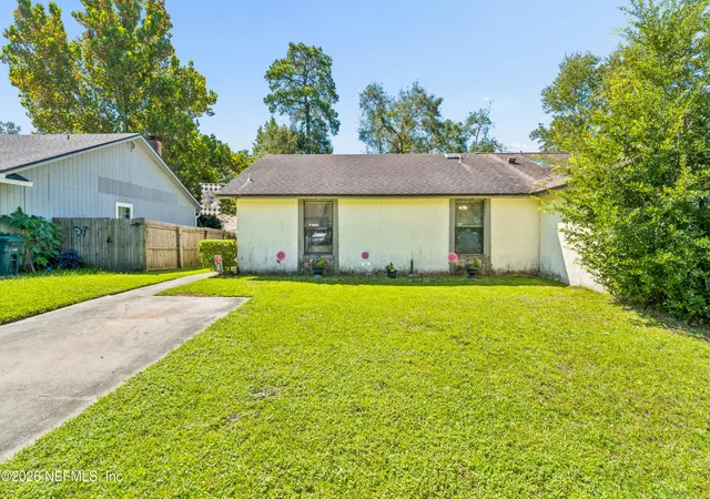 Photo 2 of Sale Pending at 8812 Cavender Dr, Jacksonville, FL 32216 | MLS# 2162514 | Listing updated on 2026-09-18