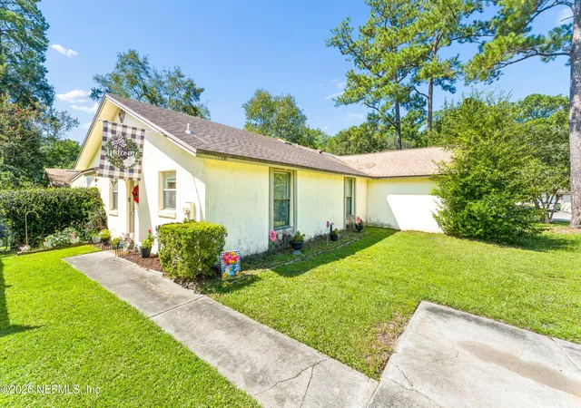 Photo 3 of Sale Pending at 8812 Cavender Dr, Jacksonville, FL 32216 | MLS# 2162514 | Listing updated on 2026-09-18