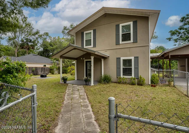 Photo 3 of Single family home for sale at 1725 Ashland St, Jacksonville, FL 32207 | MLS# 2163067 | Listing updated on 2026-09-02