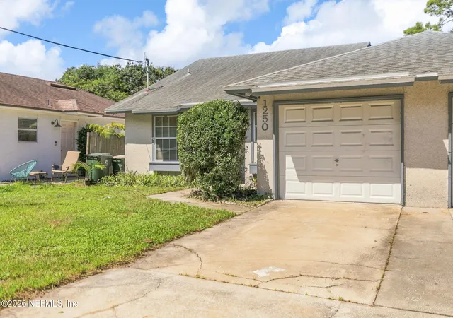 Photo 3 of Sale Pending at 1250 Rose St, Atlantic Beach, FL 32233 | MLS# 2162738 | Listing updated on 2026-09-11