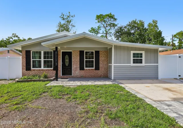 Photo 1 of Single family home for sale at 1102 Walnut St, Green Cove Springs, FL 32043 | MLS# 2163152 | Listing updated on 2026-09-15