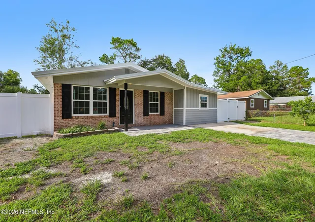Photo 3 of Single family home for sale at 1102 Walnut St, Green Cove Springs, FL 32043 | MLS# 2163152 | Listing updated on 2026-09-15