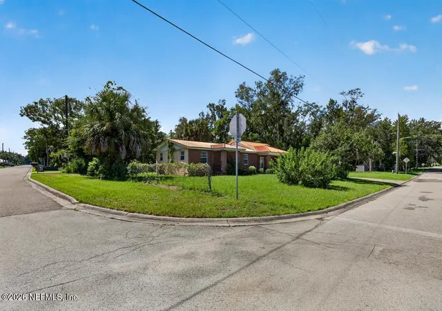Photo 4 of Single family home for sale at 615 Walburg St, Green Cove Springs, FL 32043 | MLS# 2162839 | Listing updated on 2026-09-07
