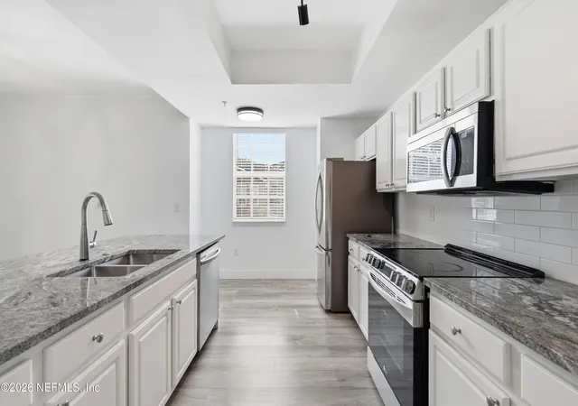 Photo 4 of Condo for sale at 10075 Gate Pkwy #701, Jacksonville, FL 32246 | MLS# 2164507 | Listing updated on 2026-09-23