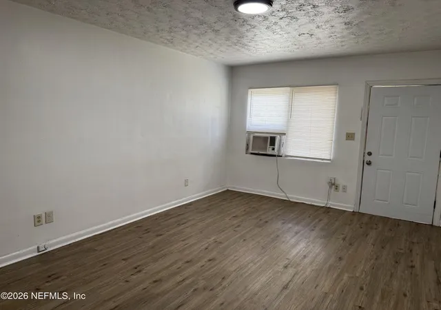 Listing Photo 4 - Condo for sale in building located at 7436/7438 Grant Ave, Jacksonville, FL 32208
