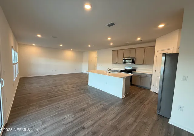 Photo 3 of Sale Pending at 14352 Epply Dr, Jacksonville, FL 32218 | MLS# 2162939 | Listing updated on 2026-09-08