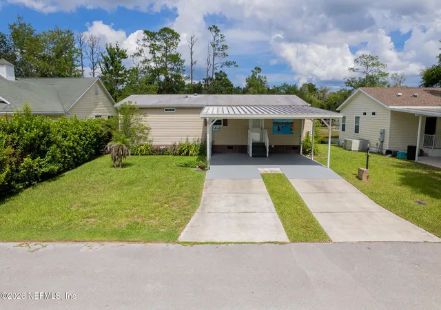 Photo 3 of Manufactured home for sale at 156 Lake Margo Dr, Satsuma, FL 32189 | MLS# 2162957 | Listing updated on 2026-09-03