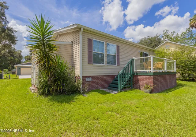 Photo 3 of Manufactured home for sale at 156 Lake Margo Dr, Satsuma, FL 32189 | MLS# 2162957 | Listing updated on 2026-09-03