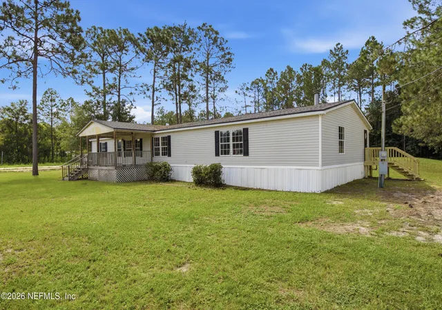 Photo 3 of Manufactured home for sale at 307 Horsetail Ave, Middleburg, FL 32068 | MLS# 2162990 | Listing updated on 2026-09-20